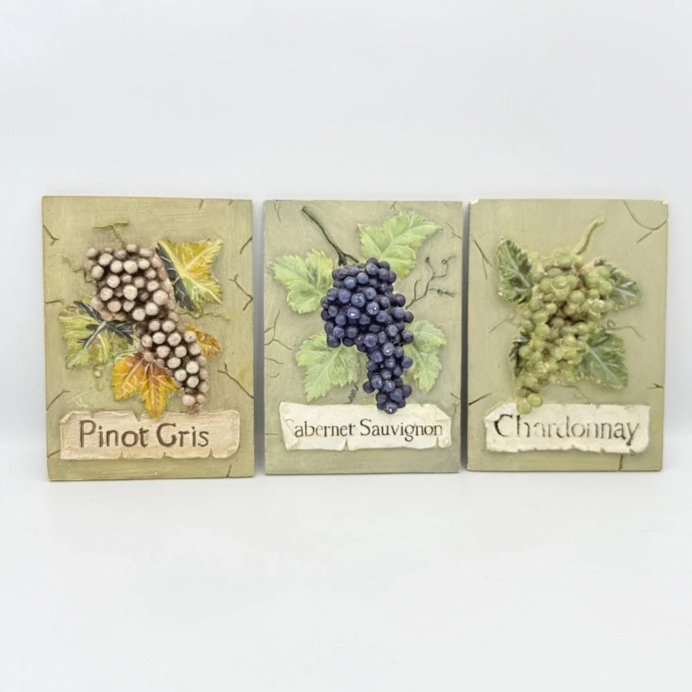 Vintage Wine Grape Wall Plaques‎ Set Pinot Gris Chardonnay Cabernet Decor